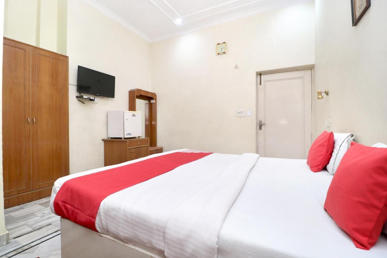 Oyo 24073 Hotel Hari Darshan Амритсар Экстерьер фото