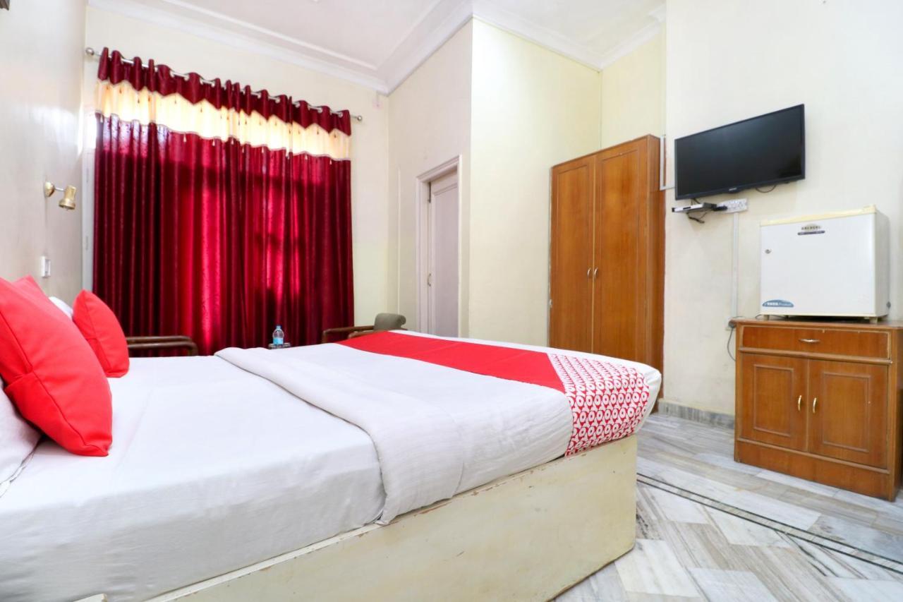 Oyo 24073 Hotel Hari Darshan Амритсар Экстерьер фото