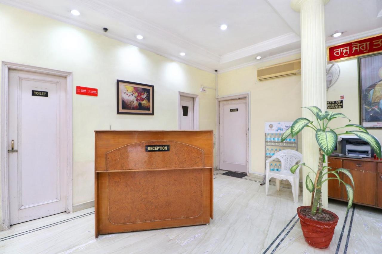 Oyo 24073 Hotel Hari Darshan Амритсар Экстерьер фото